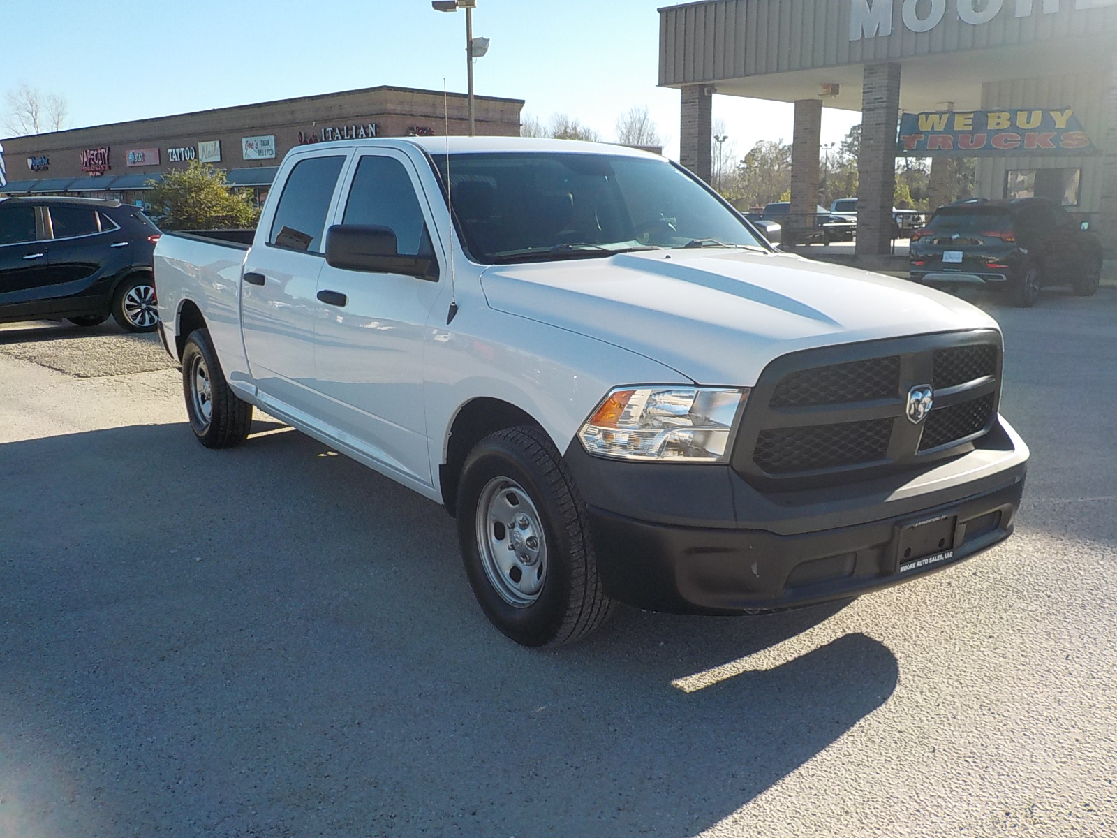 photo of 2019 RAM 1500 Classic Tradesman Crew Cab LWB 2WD