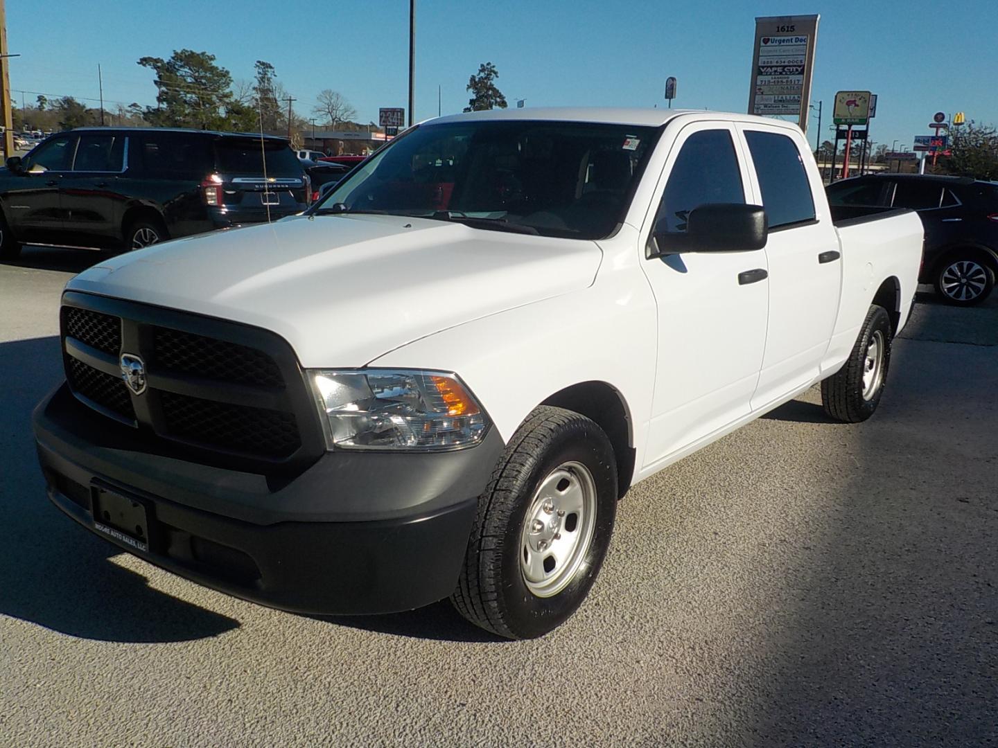 2019 White /Gray RAM 1500 Classic Tradesman Crew Cab LWB 2WD (1C6RR6ST5KS) with an 5.7L V8 OHV 16V engine, 8A transmission, located at 1617 W Church Street, Livingston, TX, 77351, (936) 327-3600, 30.710995, -94.951157 - LOW MILES!! CREW CAB!! Great miles on a fantastic work truck! - Photo#3