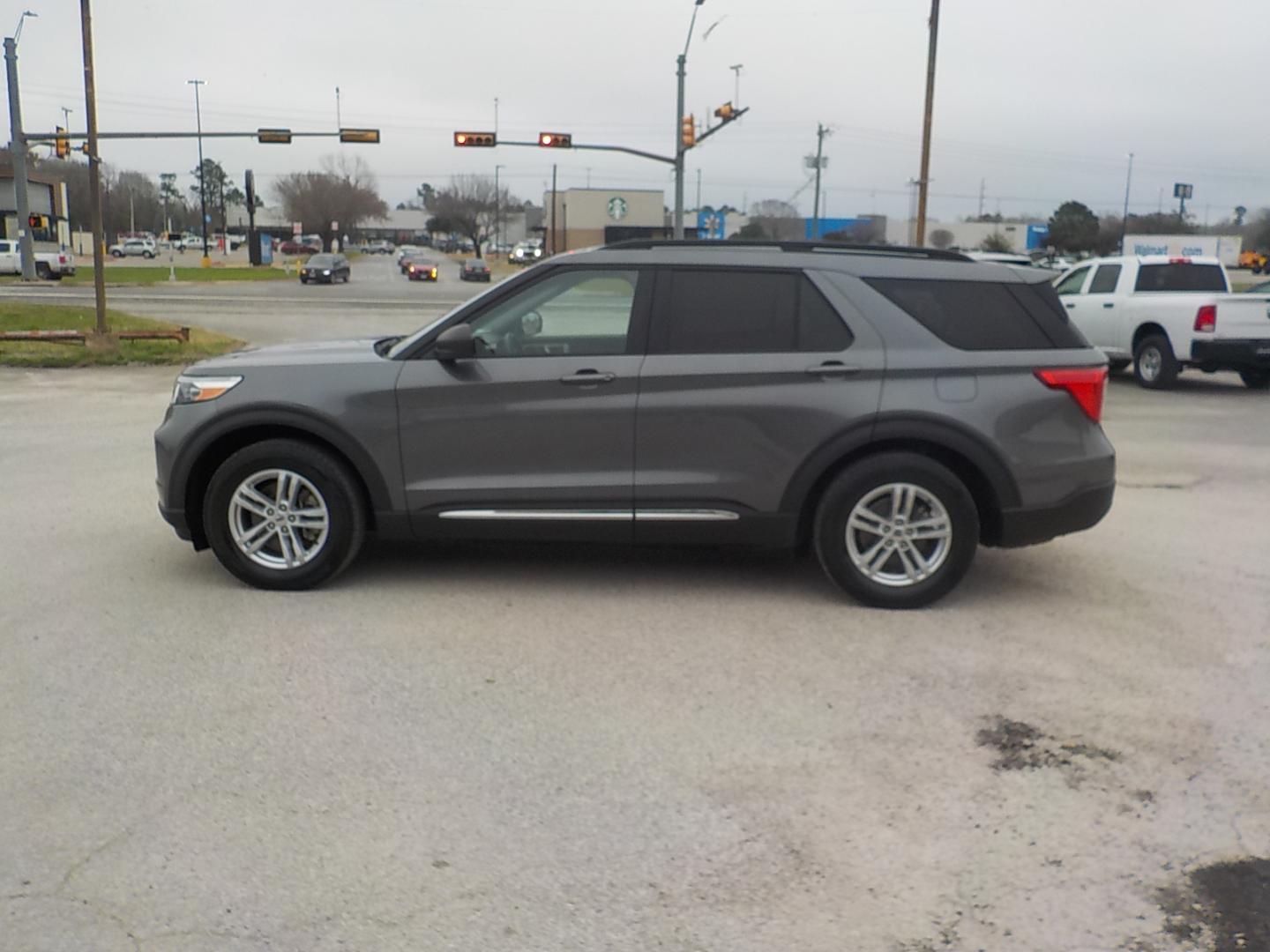 2022 Gray /Black Ford Explorer XLT (1FMSK7DH3NG) with an 2.3L L4 DOHC 16V engine, 10A transmission, located at 1617 W Church Street, Livingston, TX, 77351, (936) 327-3600, 30.710995, -94.951157 - Good Miles!! This thing has all the toys you could want on it!! Nice!! - Photo#3