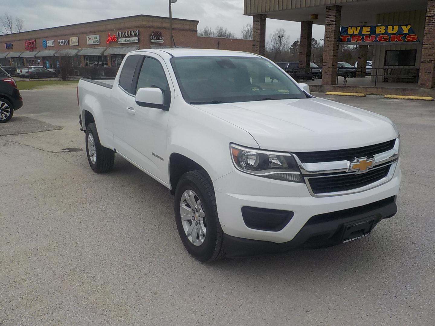 2020 White /Black Chevrolet Colorado LT Ext. Cab 2WD (1GCHSCEA0L1) with an 2.5L L4 DOHC 16V GAS engine, 6A transmission, located at 1617 W Church Street, Livingston, TX, 77351, (936) 327-3600, 30.710995, -94.951157 - Great run around truck! - Photo#1