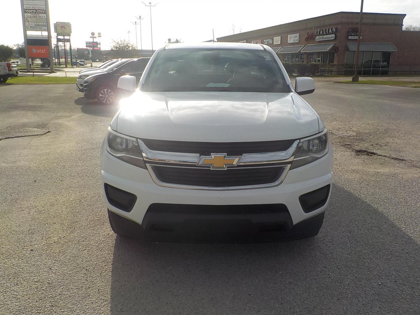 2020 White /Black Chevrolet Colorado LT Ext. Cab 2WD (1GCHSCEA0L1) with an 2.5L L4 DOHC 16V GAS engine, 6A transmission, located at 1617 W Church Street, Livingston, TX, 77351, (936) 327-3600, 30.710995, -94.951157 - Great run around truck! - Photo#2