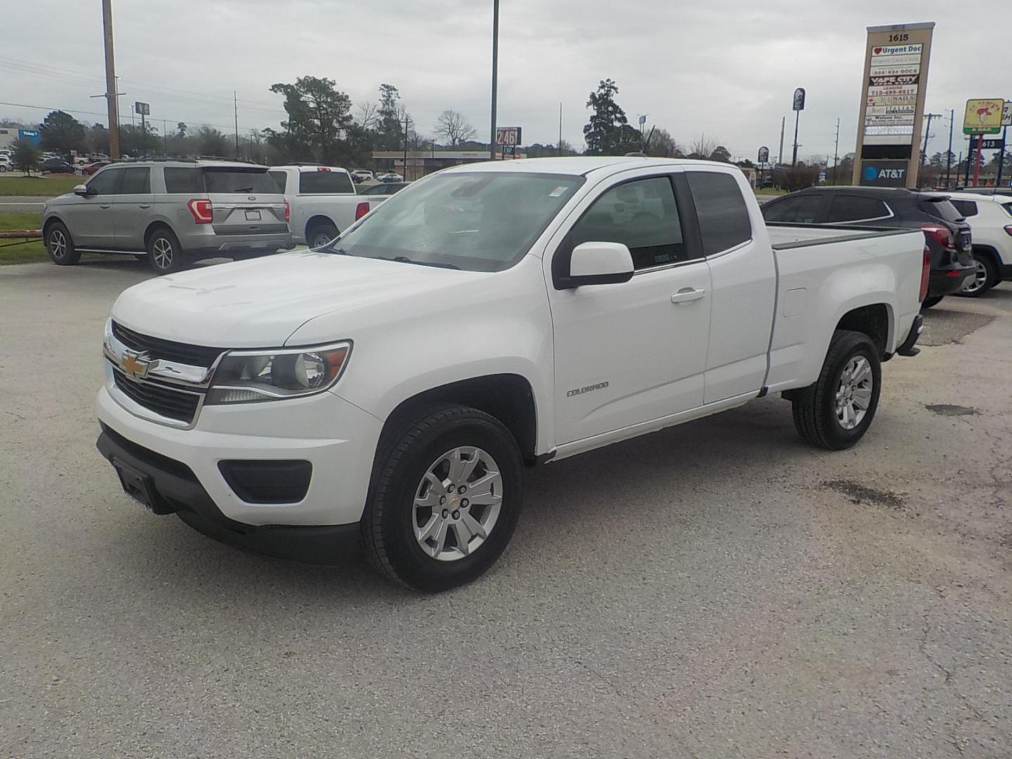 2020 White /Black Chevrolet Colorado LT Ext. Cab 2WD (1GCHSCEA0L1) with an 2.5L L4 DOHC 16V GAS engine, 6A transmission, located at 1617 W Church Street, Livingston, TX, 77351, (936) 327-3600, 30.710995, -94.951157 - Great run around truck! - Photo#3